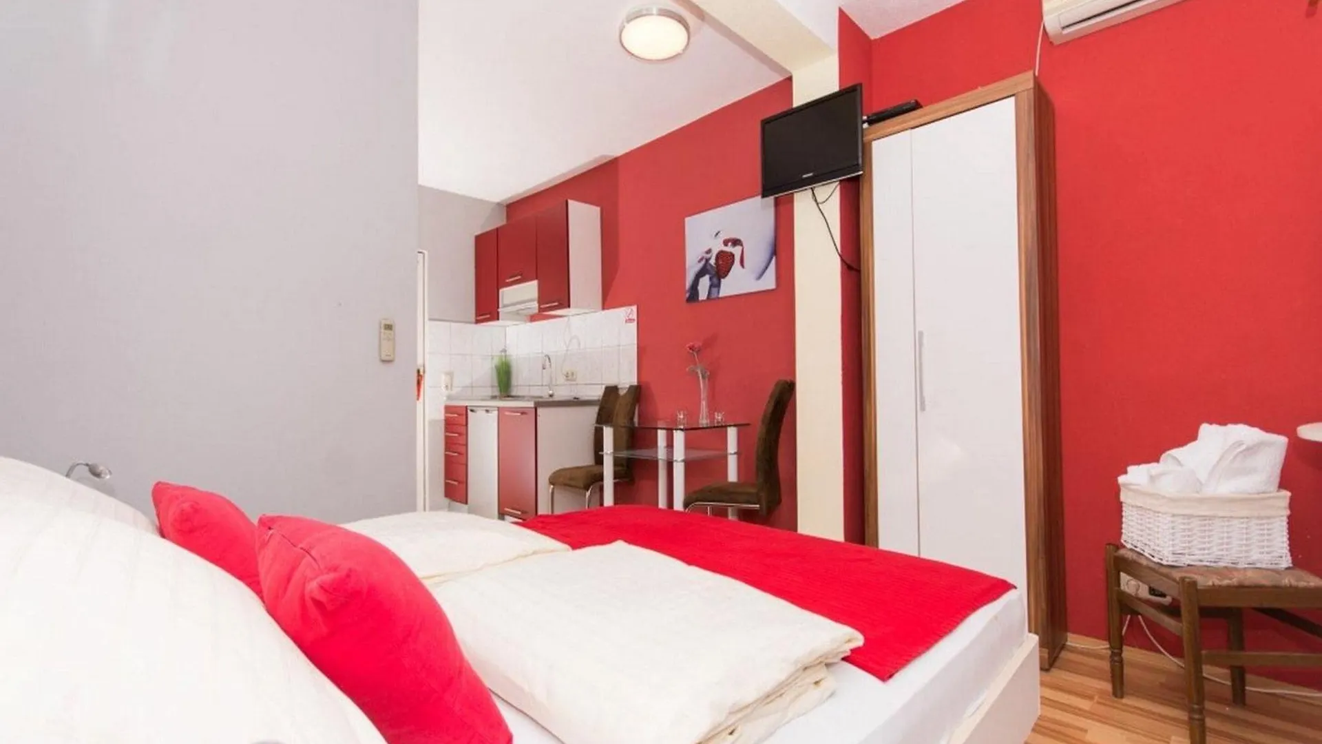 Villa Stil - Studio Apartment With Balcony And Sea View 103 Trogir