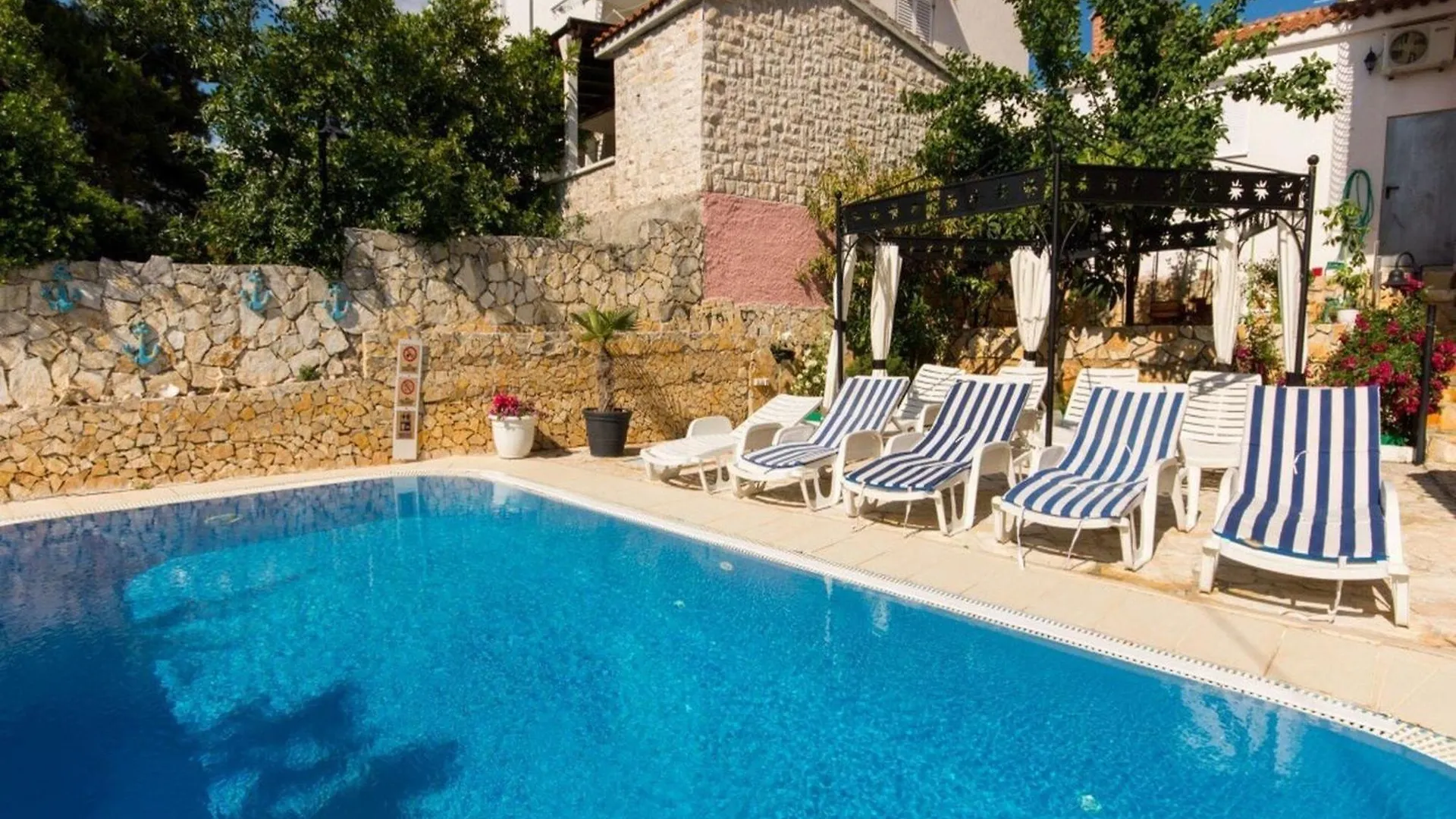 Villa Stil - Studio Apartment With Balcony And Sea View 103 Trogir