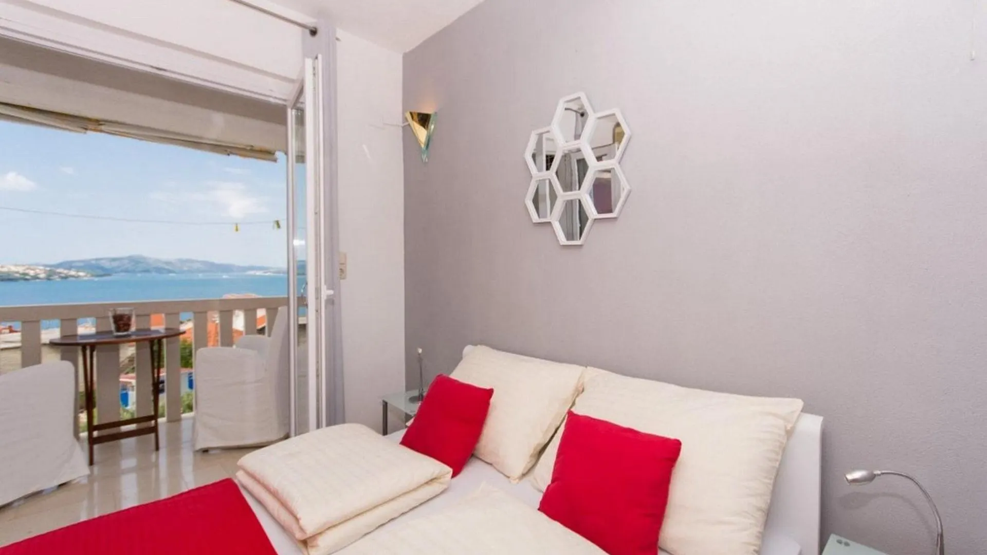 Villa Stil - Studio Apartment With Balcony And Sea View 103 Trogir