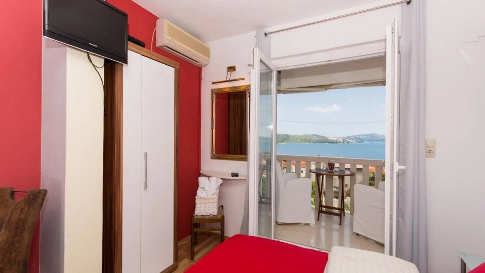 Villa Stil - Studio Apartment With Balcony And Sea View 103 Trogir 0*,
