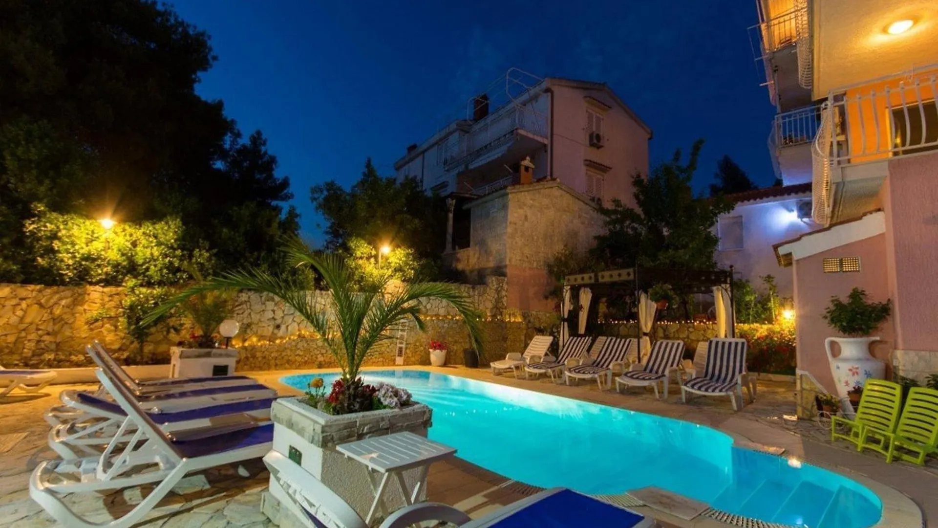 Villa Stil - Studio Apartment With Balcony And Sea View 103 Trogir