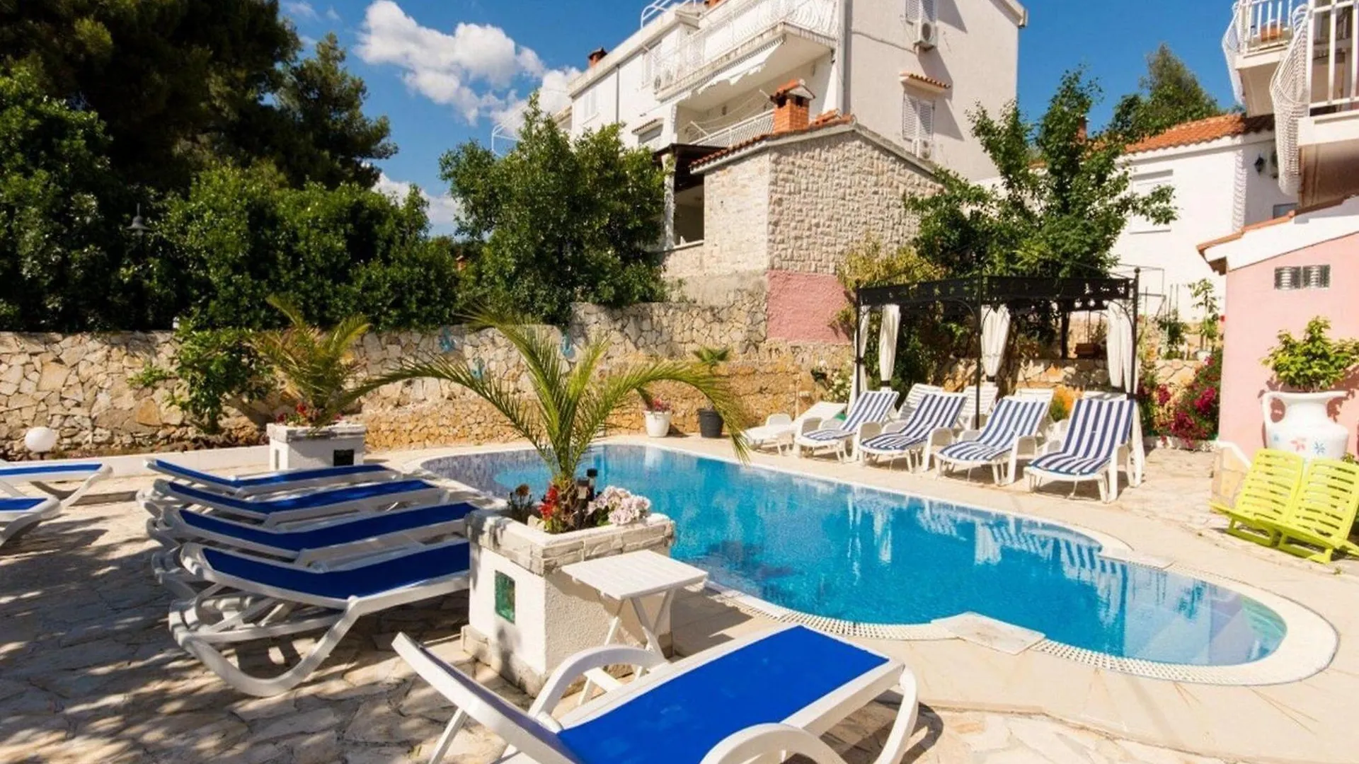 Villa Stil - Studio Apartment With Balcony And Sea View 103 Trogir